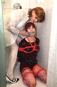 xsiteability.com - shower soaking by sandra thumbnail